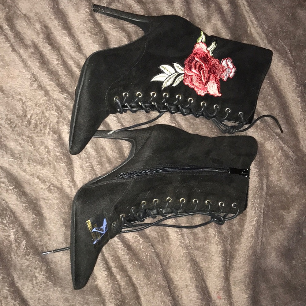 Black boot heels